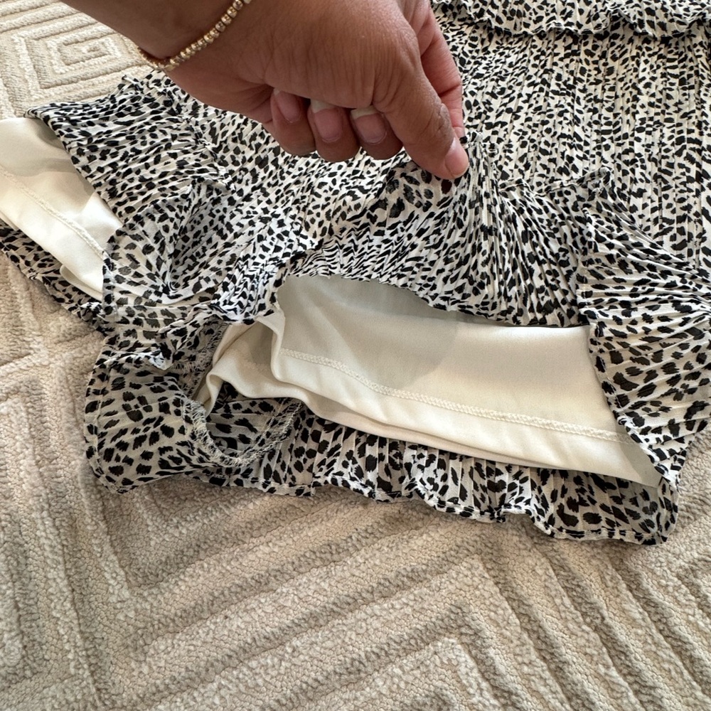 Leopard Print Romper - Picture 2 of 3